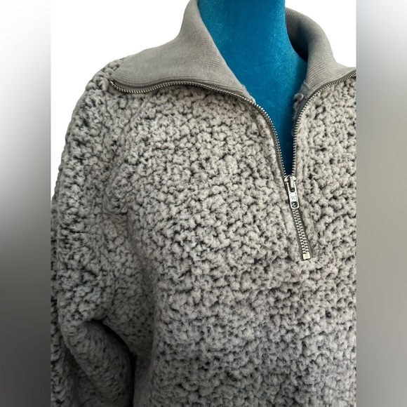 Pink Victoria Secret Gray cropped fuzzy sherpa fleece pull over sweat shirt top - Picture 6 of 9